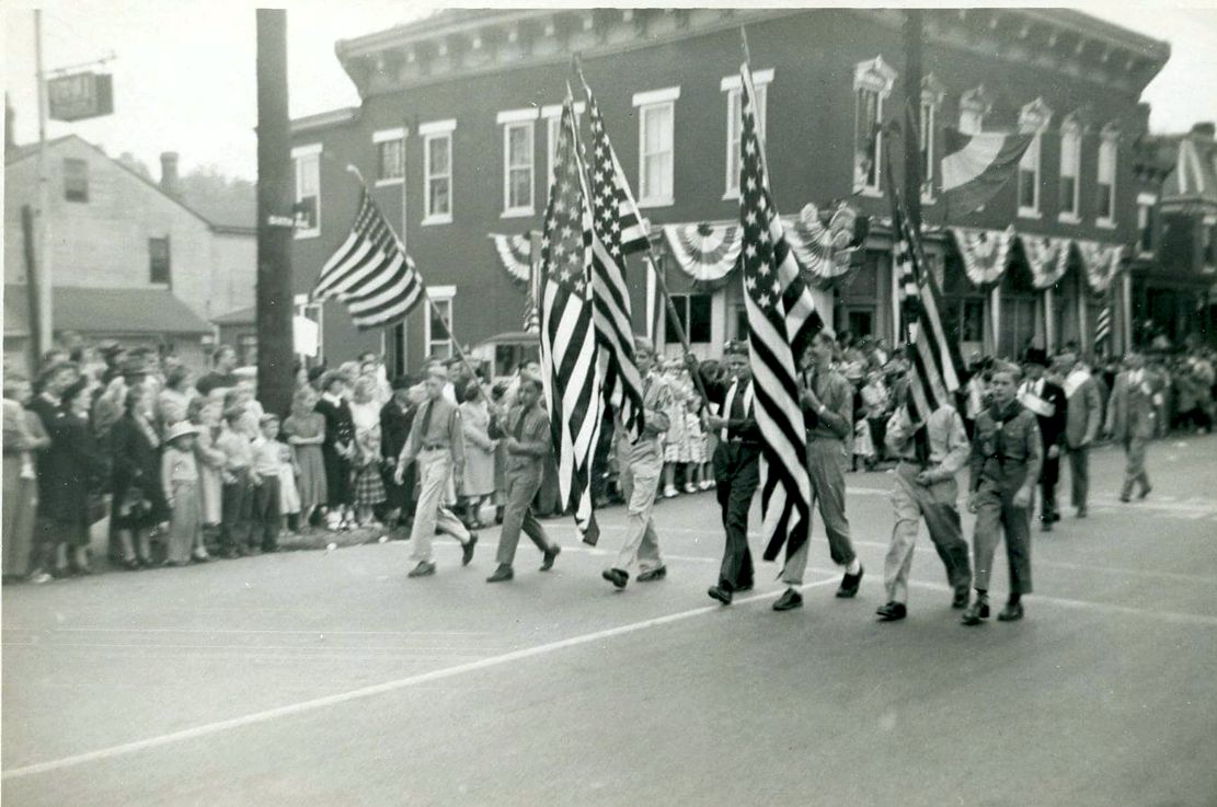 Bellevue-Dayton Parade