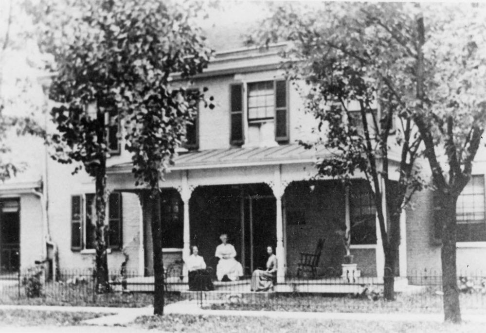 Dumont House