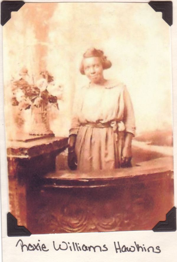 Della Jones Collection